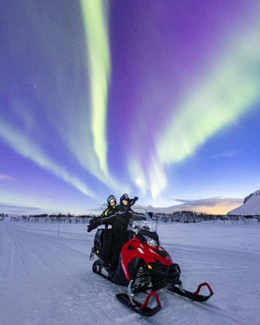 Kilpisjärvi: Northern Lights Snowmobile Tour with Photos - Weather, clear skies, and how the night stays meaningful