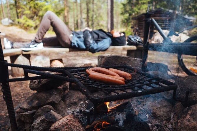 Korouoma canyon national park & frozen waterfalls with BBQ - BBQ lunch in the park, what to bring for cold comfort