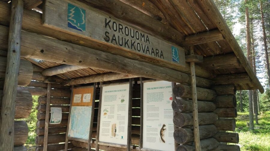 Korouoma National Park Guided Hike with Snacks - The 4.5 kilometer hike through the canyon, with 10-meter walls