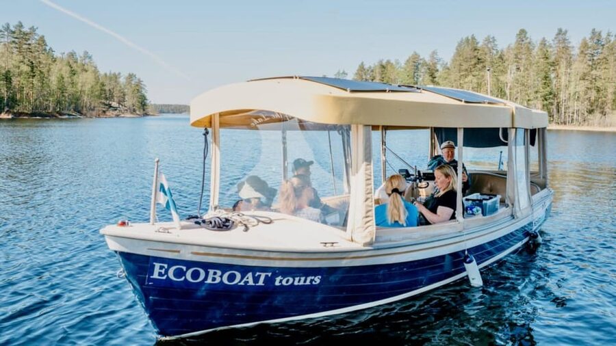 Lake Saimaa story cruise by Ecoboat in Puumala - Captain Arto, the happy storyteller, and what his narration adds
