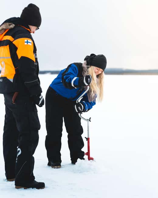 Levi: A fun Ice Fishing Experience in Levi, 3 HOURS - Fire, Hot Drinks, and a Snack That Saves the Day