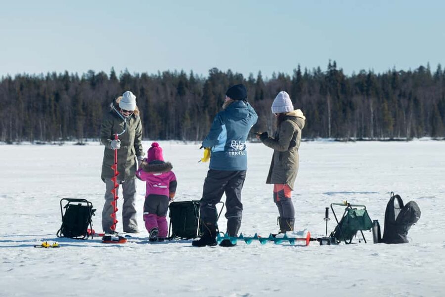Levi: Arctic Ice-Fishing Experience - Waiting for bites with a Finnish guide: stories, nature, and real focus