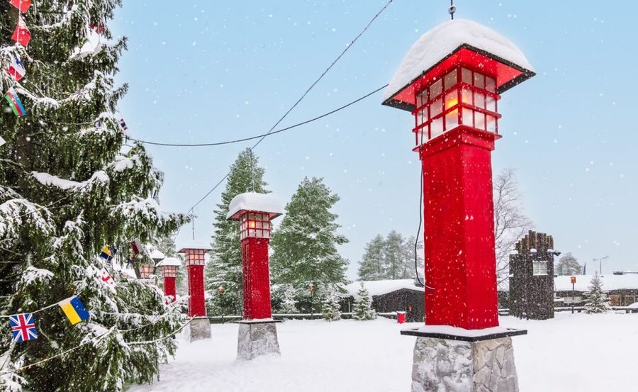 Levi: Day Trip to Santa Claus Village with Lunch - From Levi to Rovaniemi, the ride is part of the day