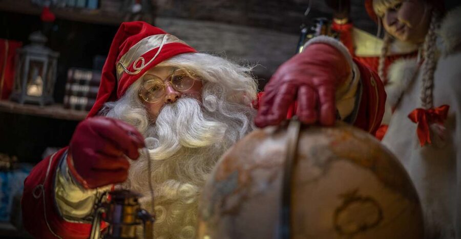 Levi: Day Trip to Santa Claus Village with Lunch - Santa Claus Village time: wandering, the post office, and browsing