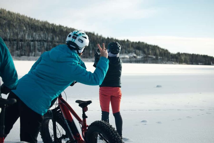 Levi: E-Fatbike Adventure in Snowy Forest - The Start in Levi: How the Tour Sets You Up on Snow