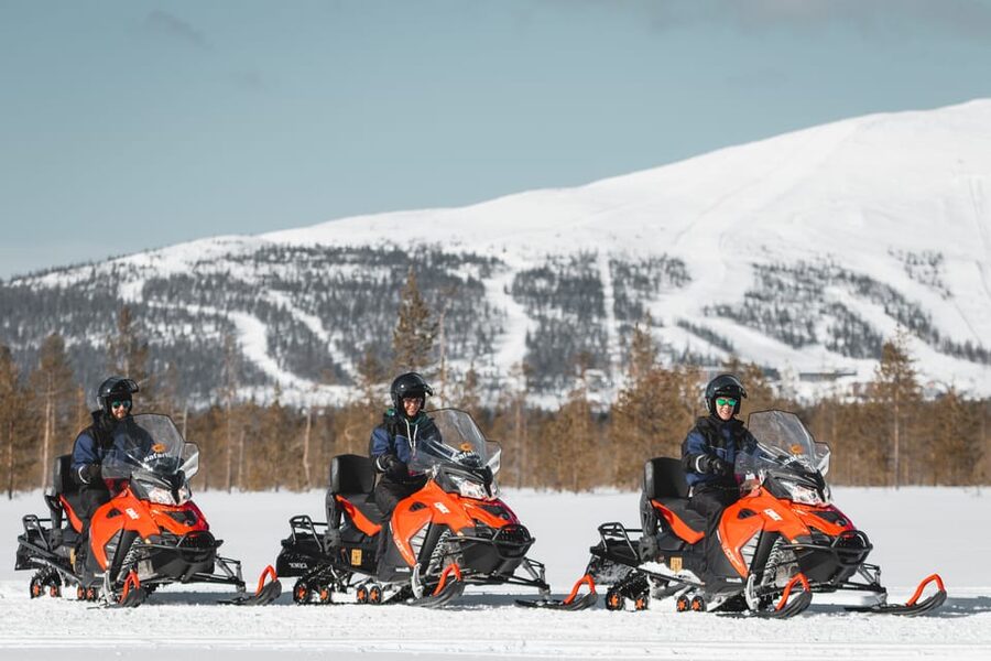 Levi: Easy Snowmobile Safari into the Nature - Conditions and Comfort: Cold Weather, Clothing, and Real-World Feel