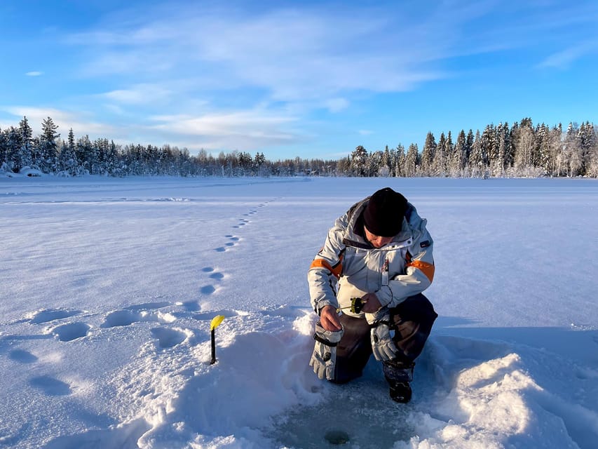 Levi: Ice Fishing Trip in a small group - The 2.5-hour flow in Levi, from meeting point to fish on the line