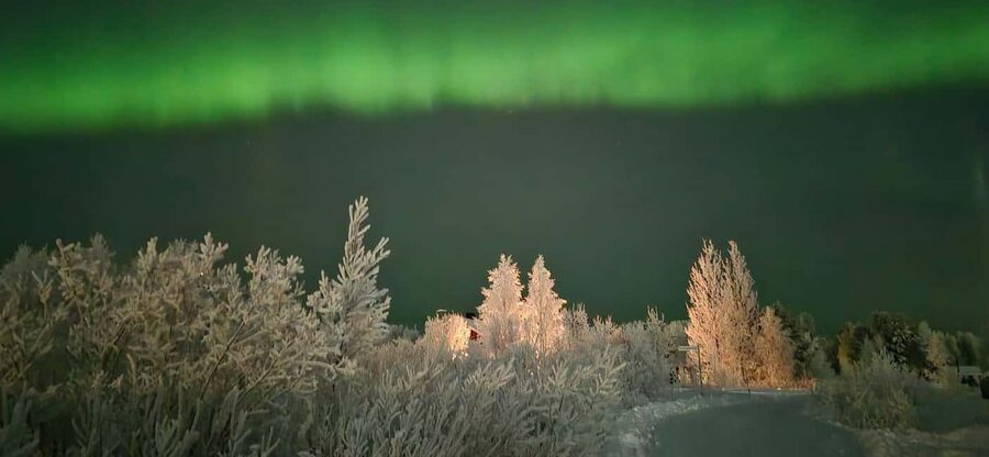 Levi: Northern Lights by Minivan with hot drinks and snacks - Chasing clearer sky: why going outside Levi boosts your odds