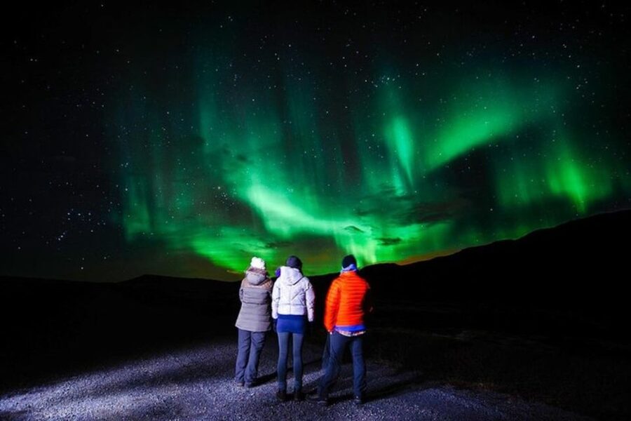 Levi: Northern Lights Hunt Including Campfire Snacks - A Northern Lights hunt that starts with comfort, not chaos