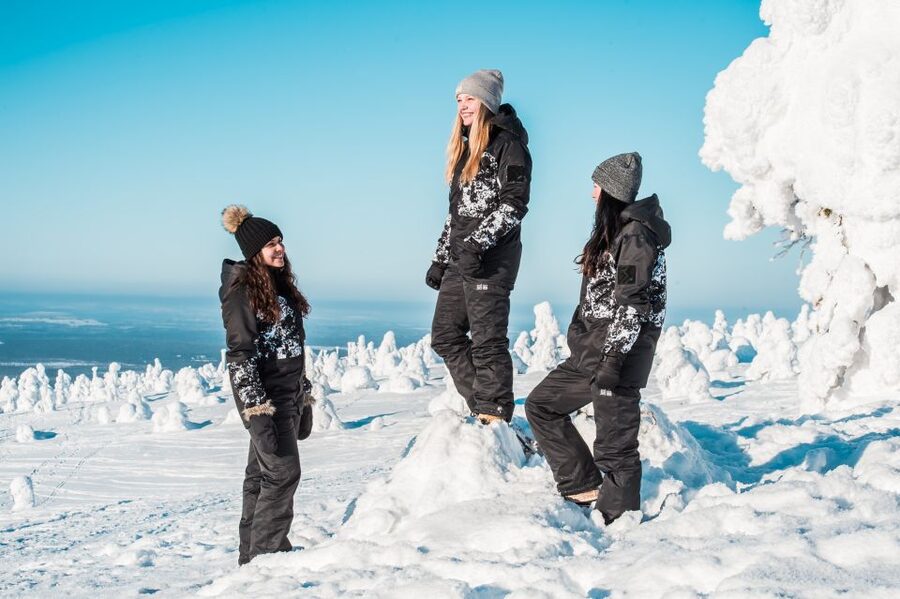 Levi: Rent Winter Clothing Sets - Hotel Delivery and Pickup: Worth It When You Want Zero Luggage