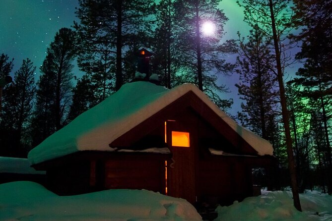 Northern Lights Hunt from Rovaniemi with Folk Tales and Snacks over Campfire - Guides, Language, and How Well the Night Is Explained