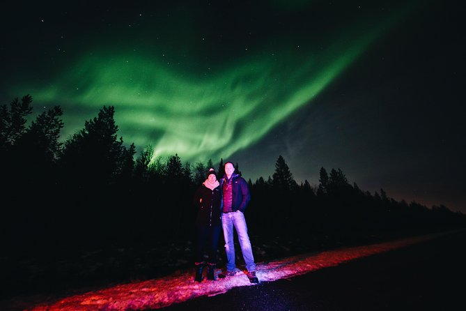 Northern lights hunting by minibus - The 3-hour flow: what happens after you step off the minibus