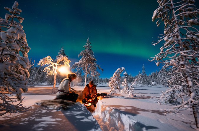Northern Lights Hunting Expedition in Ranua, Lapland - The Ranua hunt: your main evening stop in the wilderness