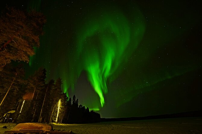 Northern Lights Hunting in Lappish old cottage - Waiting for the aurora: warmth breaks, fire snacks, and kid-proof distractions