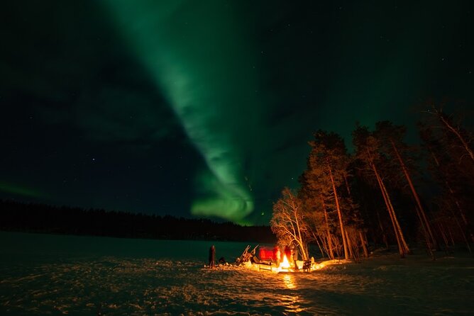 Northern Lights Hunting in Lappish old cottage - Small-group experience, but the max number is worth noting