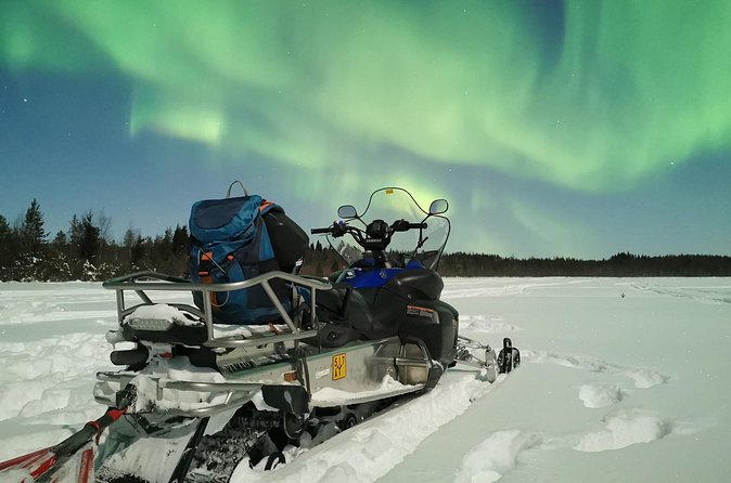 Northern lights safari by snowmobile - Aurora expectations: why the sky is never guaranteed