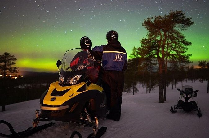 Northern Lights Snowmobile Hunt - The snowmobile ride: the part everyone remembers