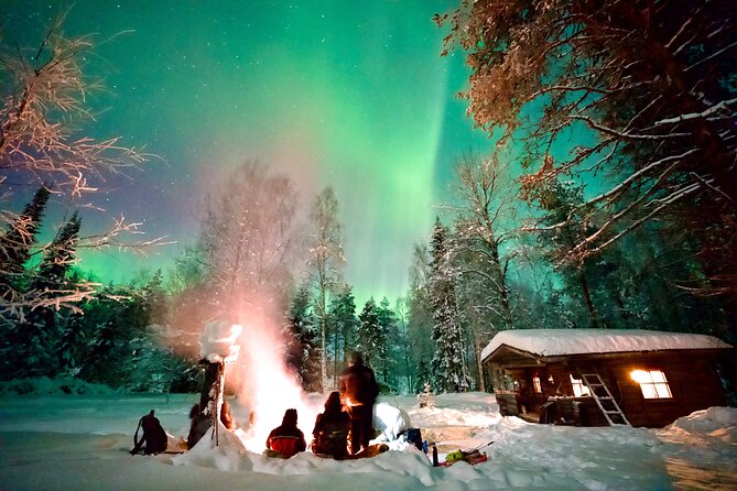 Northern Lights Tour in Atmospheric Cottage - First Taste of Lapland, a 20-Minute Ride to the Cottage
