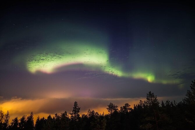Northern Lights Tour with BBQ and drinks - The best times to see aurora, and what “natural occurrence” really means