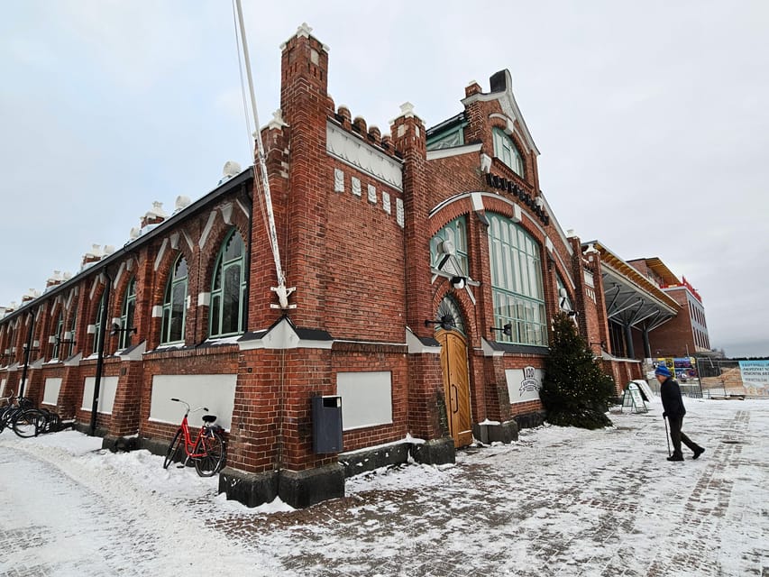 Oulu: City Tour - The Walk Between City and Water: Oulujoki and Bothnian Bay in One Tour