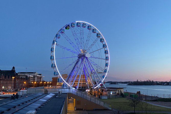 Private Helsinki Sightseeing walking + Car - Helsinki Central Railway Station and Senate Square in one storyline