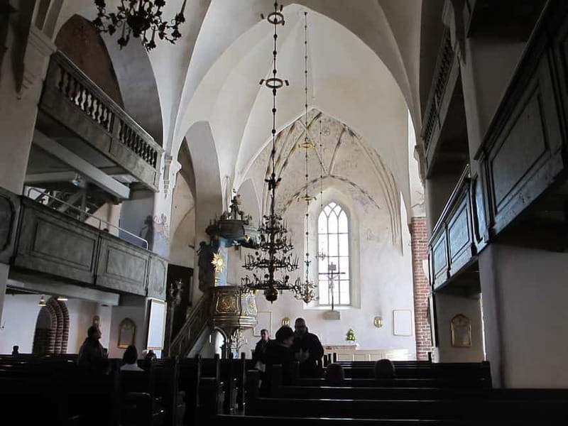 Private Medieval Porvoo by Car from Helsinki - Language Options and What That Means for Your Day
