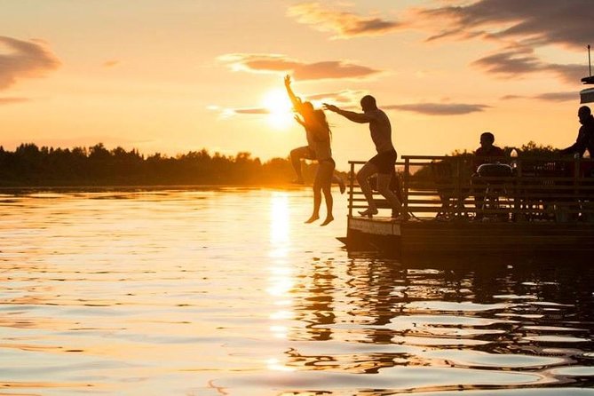 Private Traditional Lakeside Sauna with Midnight Sun - Key highlights at a glance