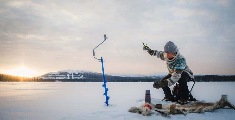 Pyhä: Ice Fishing Experience at Frozen Lake - Ice Fishing on Pyhäjärvi Lake: the calm you came for