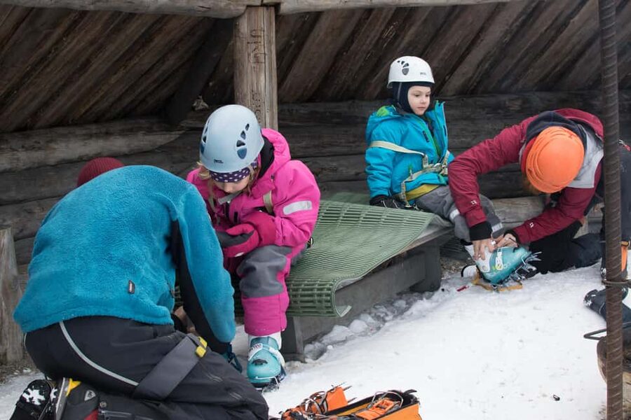 Pyhätunturi: Kid's Ice Climbing Adventure in Finnish Lapland - Getting There: How Pyhä Fits Into a Lapland Base
