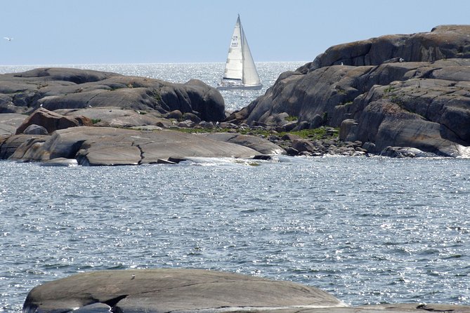 Redrib Archipelago Experience - City Sights on the Way Out: A Fast Start Before the Wild Islands