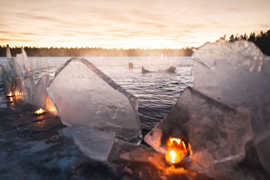 Rovaniemi: Arctic Ice Floating and Northern Lights Tour - 3-hour flow from pickup to that wooden cottage glow