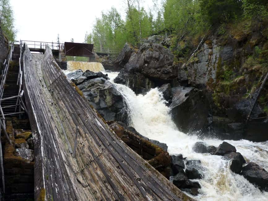 Rovaniemi: Auttiköngäs Waterfall Hike & Wilderness BBQ - Why Small Groups and Guide Style Make the Difference