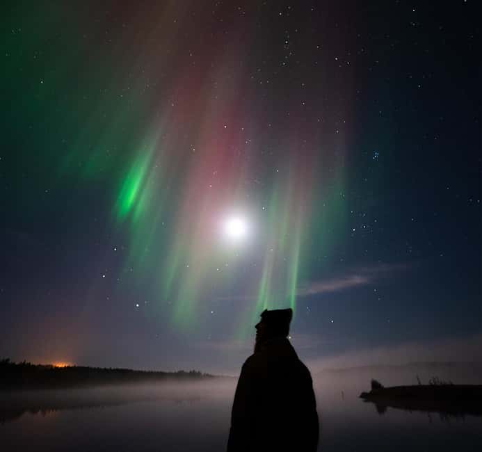Rovaniemi: Coffee under Northern Lights & Professional Photo - Coffee Under the Arctic Night and Photo Help When the Lights Appear
