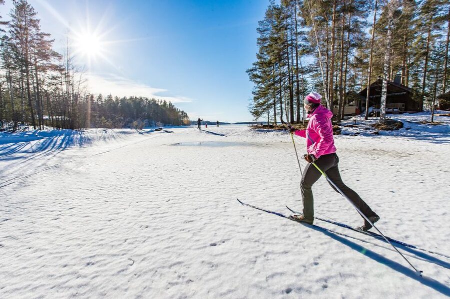 Rovaniemi: Cross Country Wilderness Ski Adventure - On-Snow Coaching: The Technique, the Sun, and Watching for Tracks