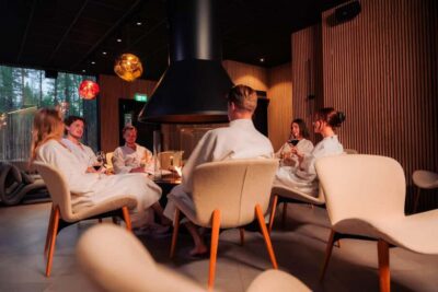Daylight Forest spa,outdoor hot tubs and lunch