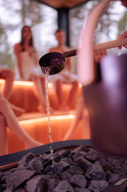 Rovaniemi: Daylight Forest spa,outdoor hot tubs and lunch - Sauna lounge and included comforts: small things that make the difference