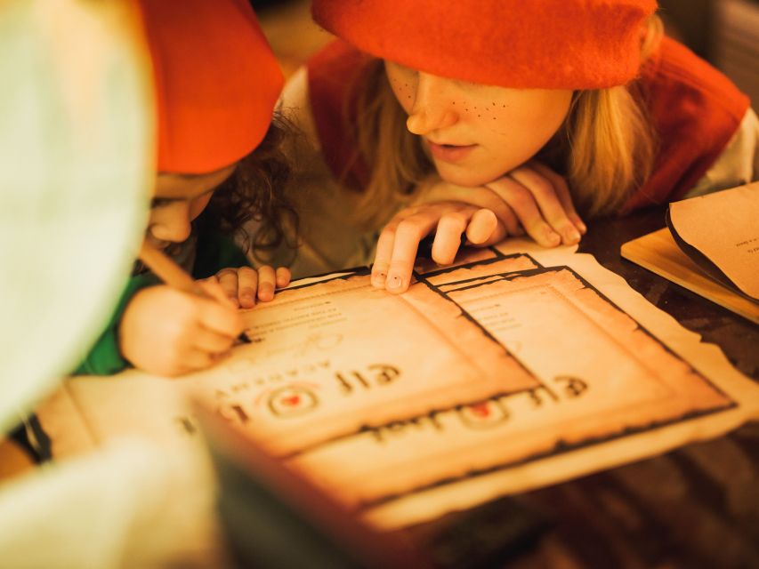 Rovaniemi: Elf Hat Academy in Santa's Village - Cookie decorating: the hands-on moment that makes the whole thing feel real