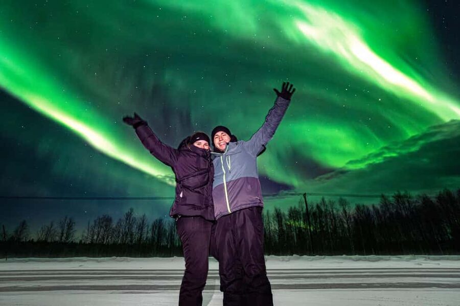 Rovaniemi: Guaranteed Aurora Hunt with Local Guides & Photos - What to pack so you can actually enjoy the night