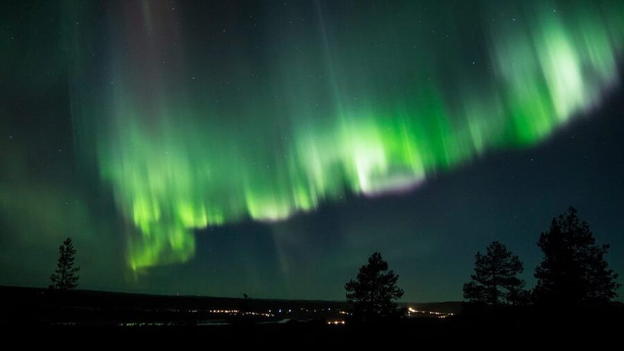 Rovaniemi: Guaranteed Aurora Hunting Tour with Local Guide - Should you book the Guaranteed Aurora Hunting Tour in Rovaniemi?