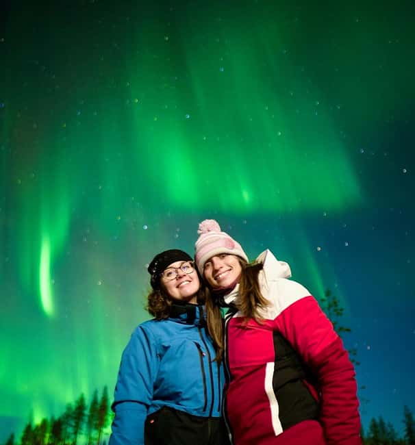 Rovaniemi: Guaranteed Northern Lights & Photography Tour - Warm Minivan, Drinks, and the Comfort Details That Save Your Night