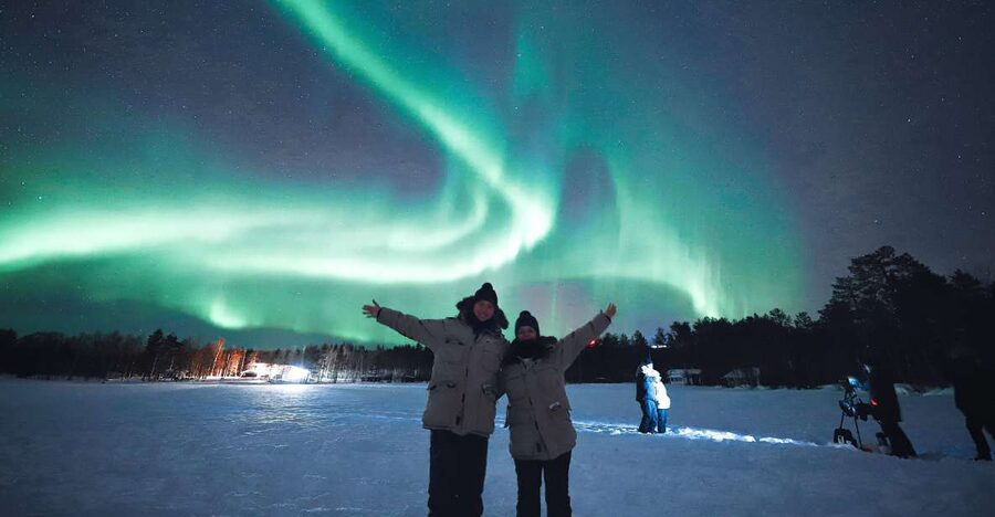 Rovaniemi: Guaranteed Northern Lights Tour - Unlimited Time - The night’s flow, from pickup to secret stop to final viewpoint