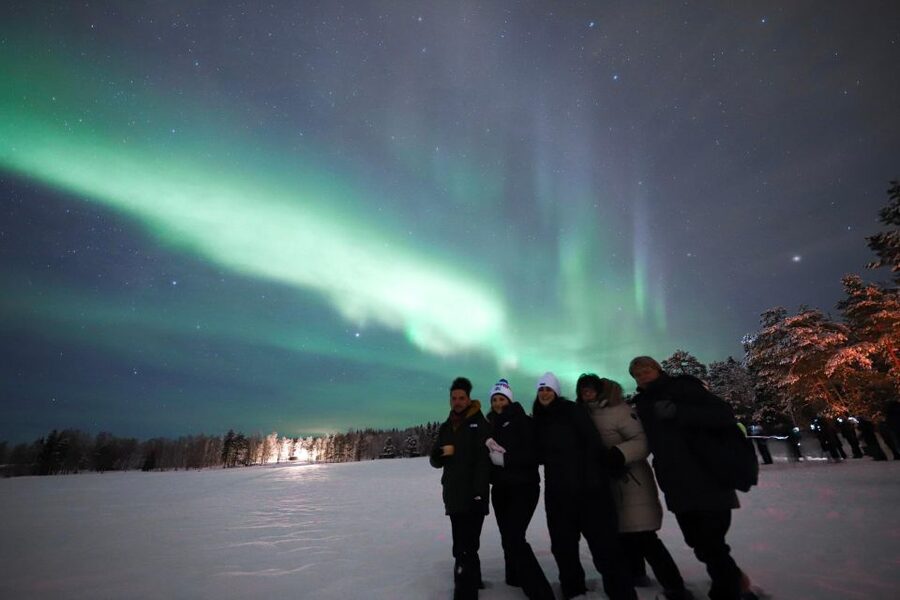 Rovaniemi: Guaranteed Northern Lights Tour - Unlimited Time - Transportation that helps you stay focused on the sky