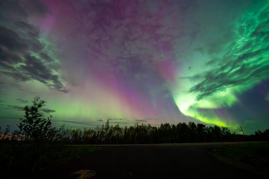 Rovaniemi: Guaranteed Ultimate Aurora Hunt with Photographer - Included Winter Gear: Less Hassle, More Time Looking Up