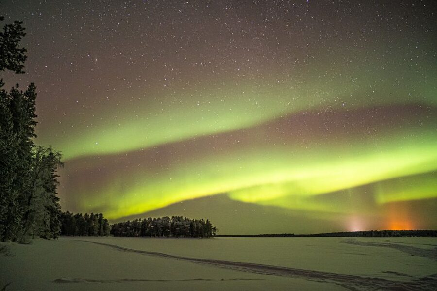 Rovaniemi: Guaranteed Ultimate Aurora Hunt with Photographer - Aurora Photos With a Pro: What You Can Expect to Get