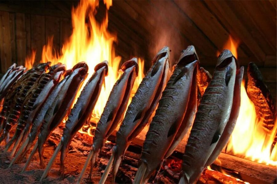 Rovaniemi: Half-Day Snowmobile & Ice Fishing Experience - Warming up with a Lappish BBQ, even if fishing is slow