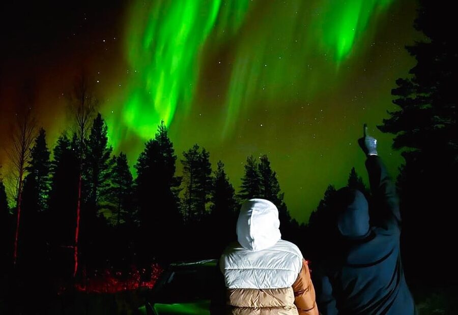 Rovaniemi: hunting for the Northern Lights with BBQ - Aurora hunting from Rovaniemi, why leaving town matters