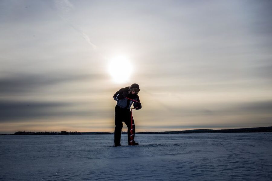 Rovaniemi: Ice Fishing on a Frozen Lake with BBQ and Photos - Rovaniemi Ice Fishing on a Frozen Lake: A Simple Winter Adventure With Real Hands-On Time