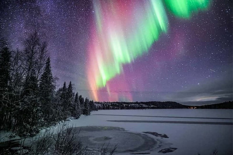 Rovaniemi: Ice Floating in Forest Lake with Aurora Borealis - The lake float: what you do minute by minute