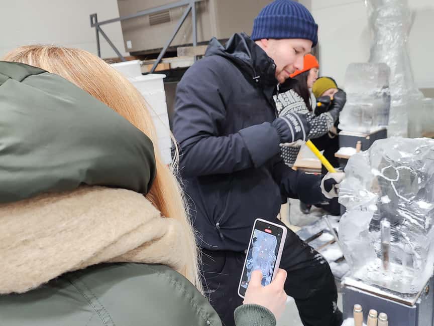 Rovaniemi: Ice sculpting experience with Transfers - Free time for lakeside sledding: kick sleds and the tobogganing hill