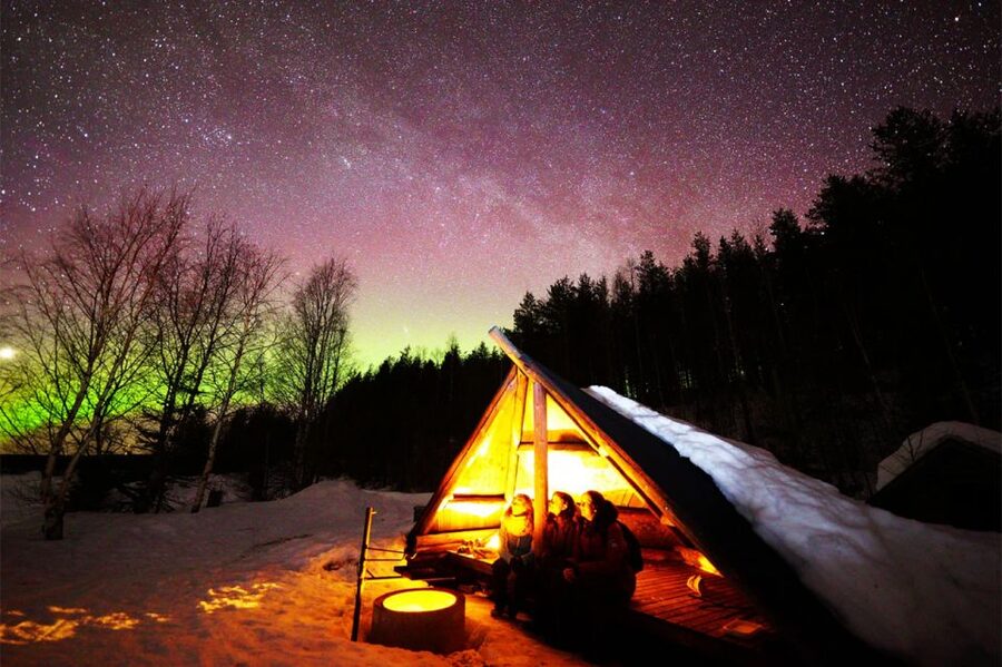 Rovaniemi: Lapland Northern Lights Tour with BBQ - Arrival at a darker viewing spot, what you do while you wait